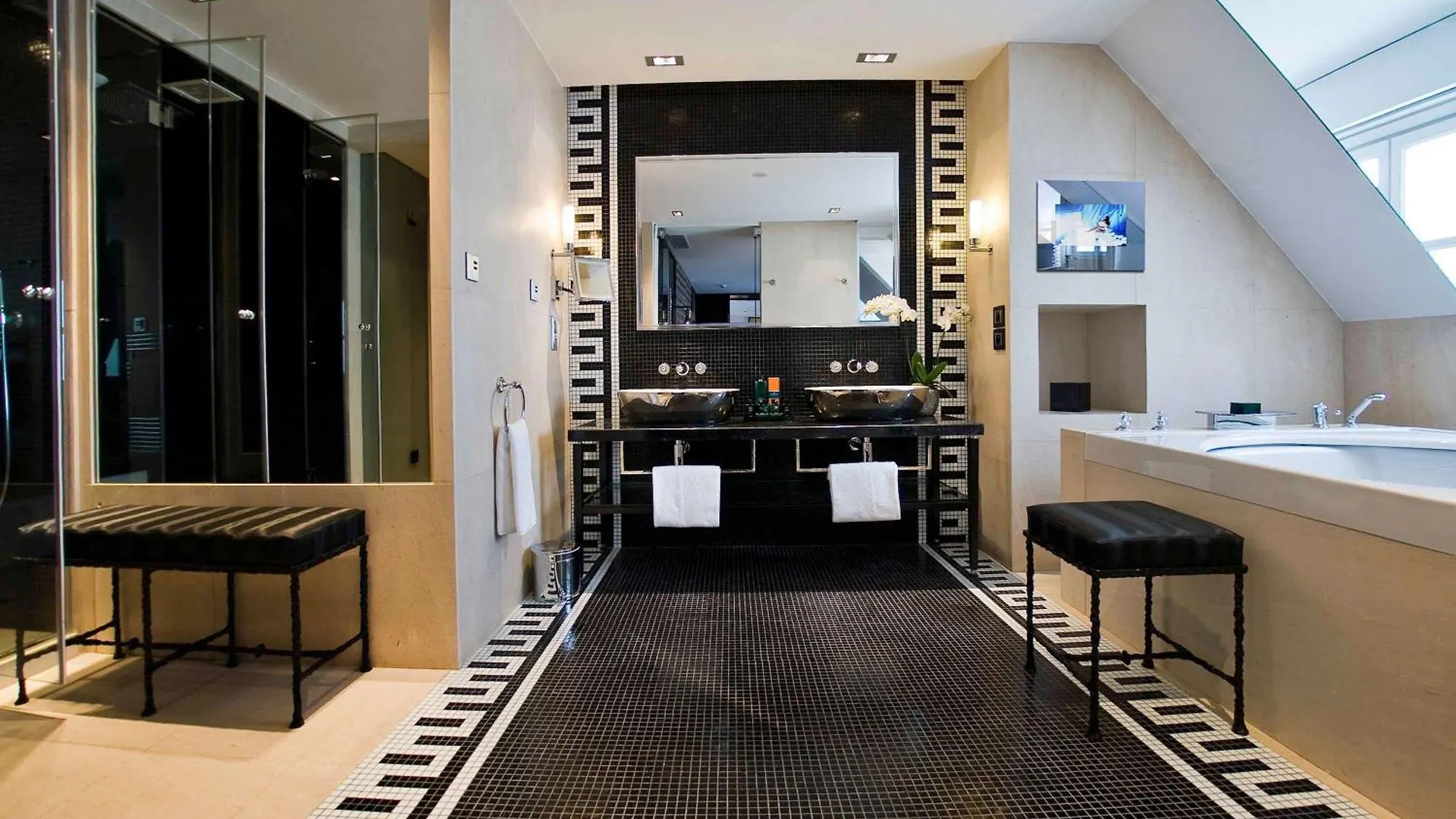 Sofitel Paris Le Faubourg Hotel